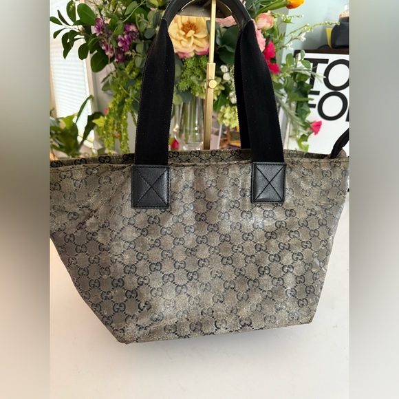 GUCCI Pewter Imprime Monogram Medium Zippered Cloth Shopping Tote - Picture 6 of 14